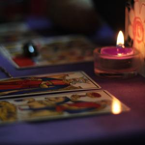 Distribuidor de Conjuntos de Cartas de Tarot 